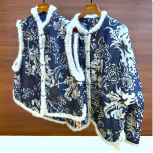 Chinese-Style Front-Button Long-Sleeve Cotton Jacket with Mink Fur Accents – Loose Fit