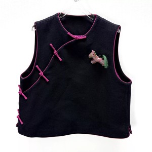 New Chinese-Style Wool Vest with Layered Look, Trendy and Youthful, with Frog Buttons