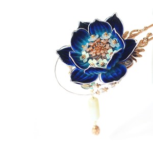 Intangible Cultural Heritage Velvet Flower Hairpin - Hair Accessory with Hanfu and Qipao-inspired Tassel Embellishments