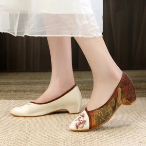  Ethnic Style Embroidered Retro Shoes, Chunky Heel, Ethnic Classical Elements