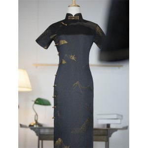 Handcrafted Mulberry Silk Cheongsam with Intricate Design and Vintage Charm