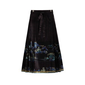 Ming Dynasty-Inspired Long Ma Mian Skirt with Adjustable Sash (Hanfu Revival)