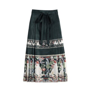Modern Heirloom: Revived Hanfu Ma Mian Skirt with Adjustable Silk Waistband